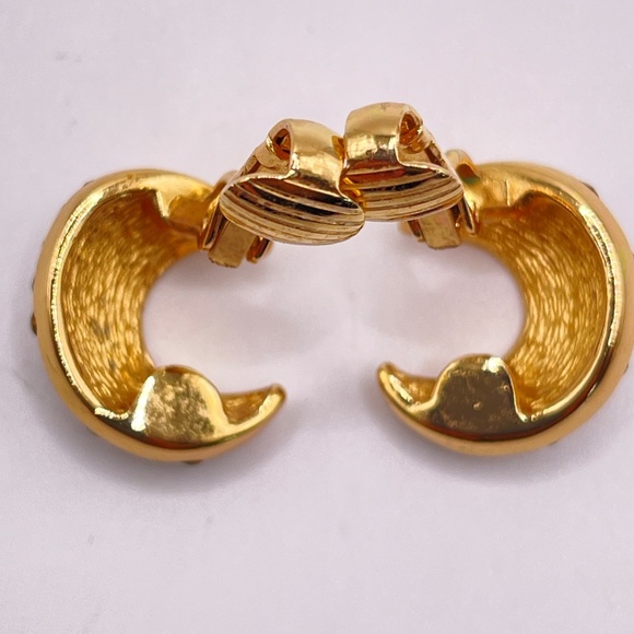 Christian Dior Signed Vintage Gold Plate Half Moon Rhinestone Clip-on Earrings - Picture 8 of 8